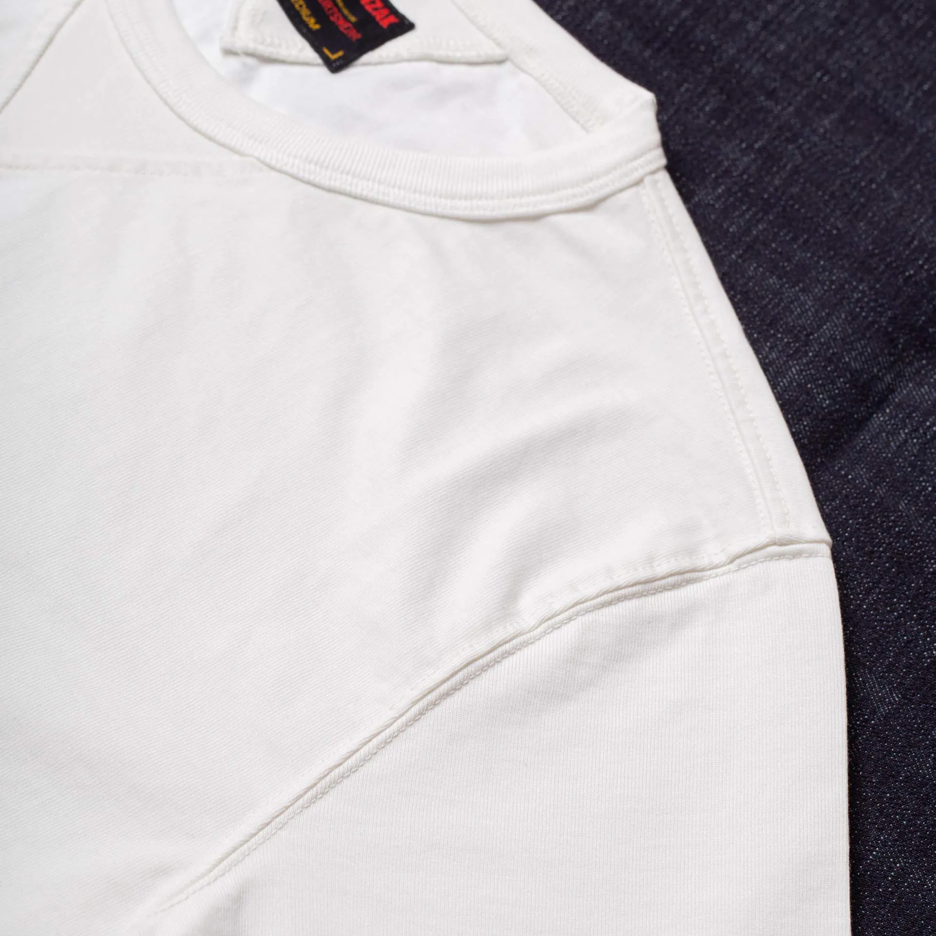 BT-06 GUSSET TEE off white extra heavy jersey