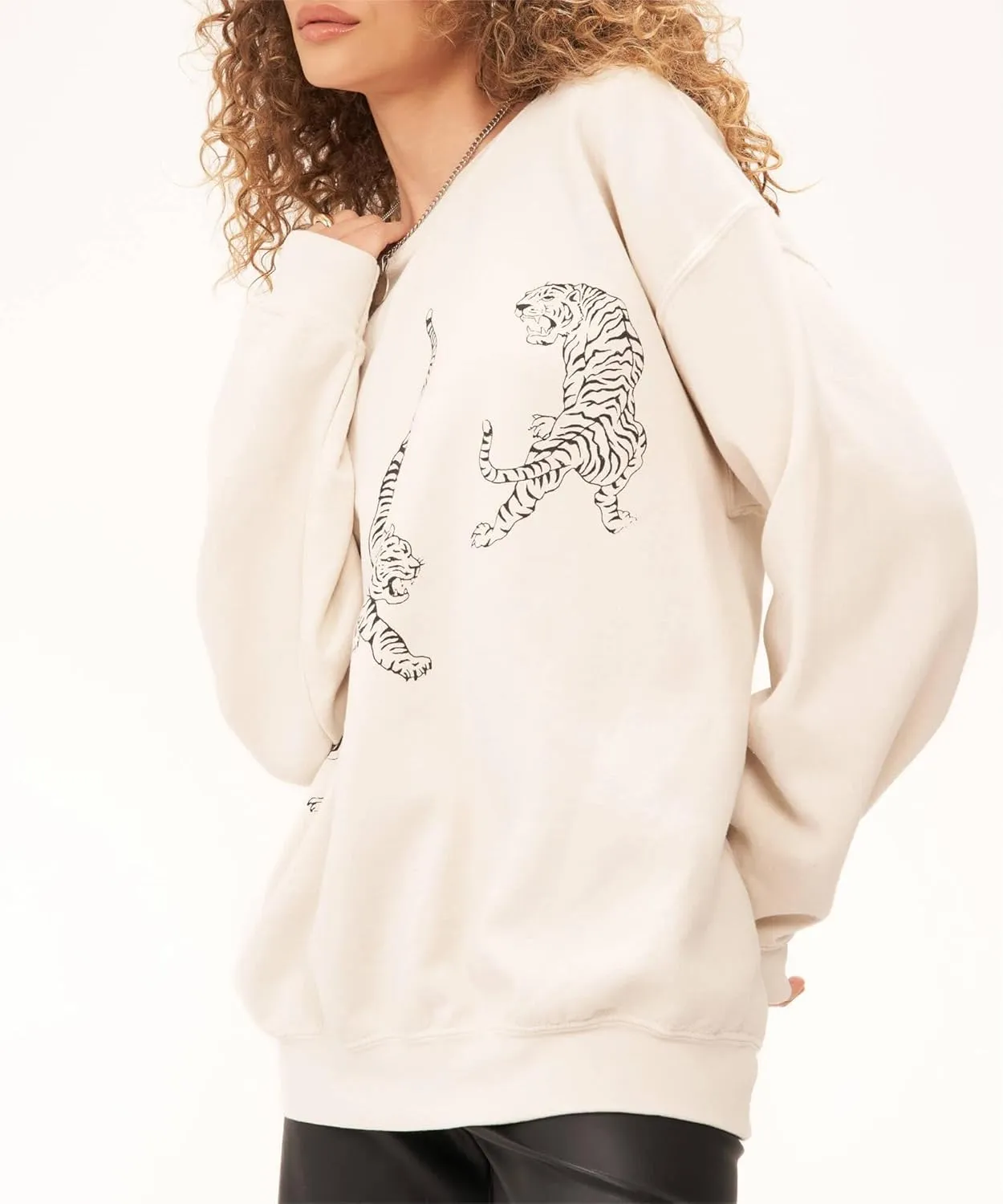 Sastianaen Women Y2k Oversized Graphic Sweatshirt Tiger Print Loose Fit Crew Neck Pullover Top 2024 Vintage Fall Shirt